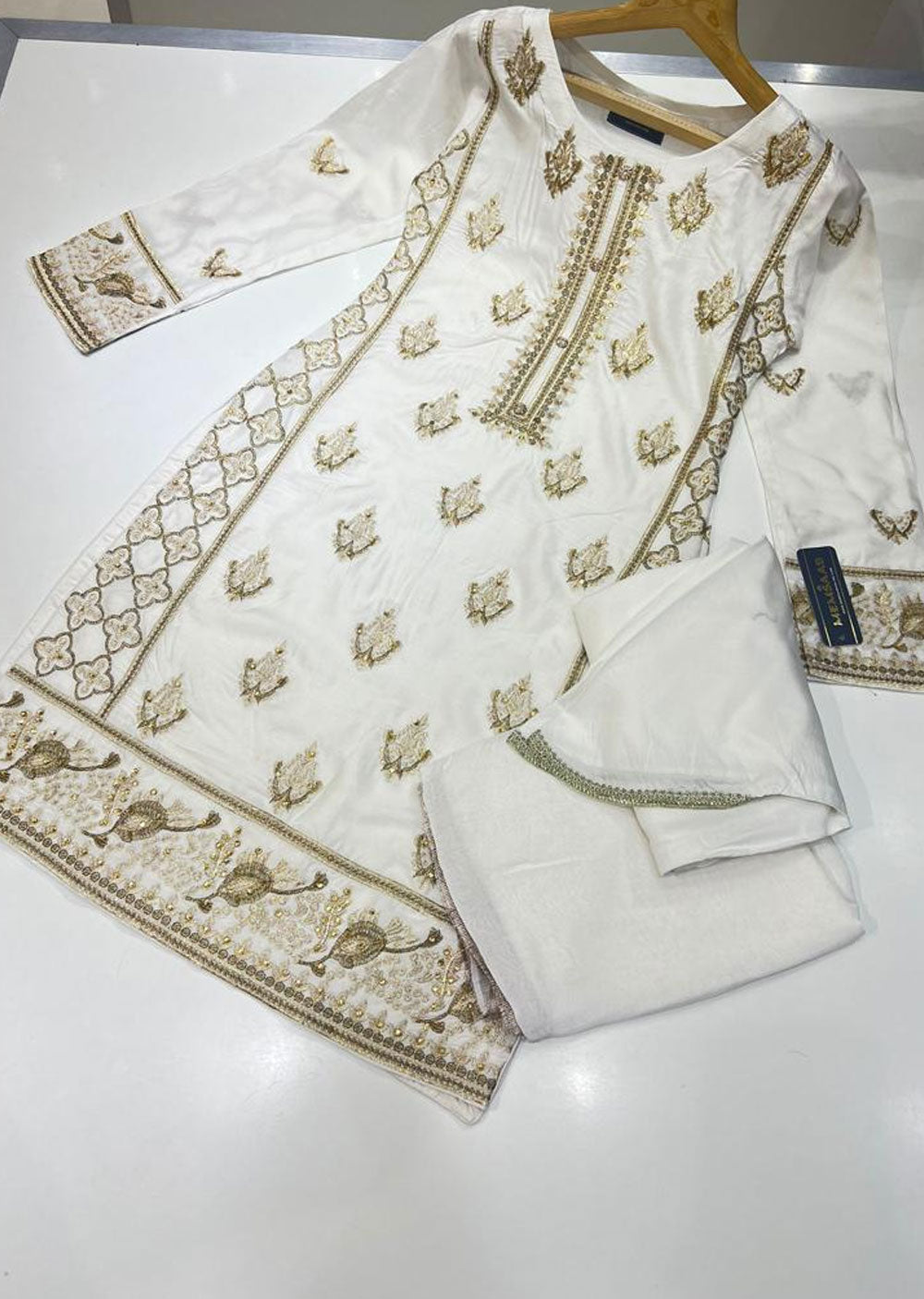 HK133 Raaz Readymade White Tulip Linen Suit - Memsaab Online