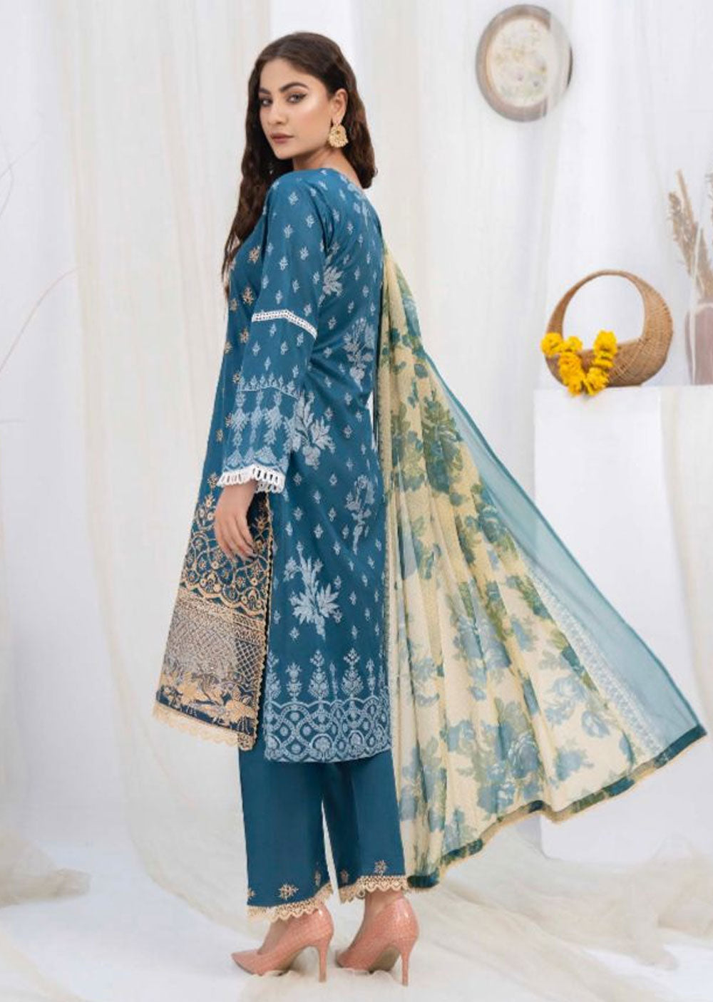 MNR-03-R - Readymade - Munira Digital Lawn Collection 2023 - Memsaab Online