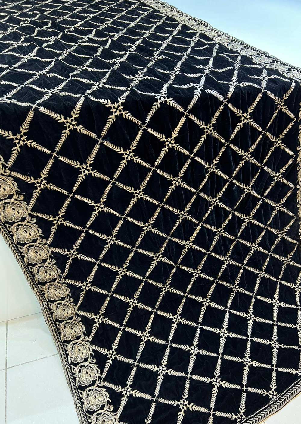 DXV504 Black Embroidered Velvet Shawl - Memsaab Online