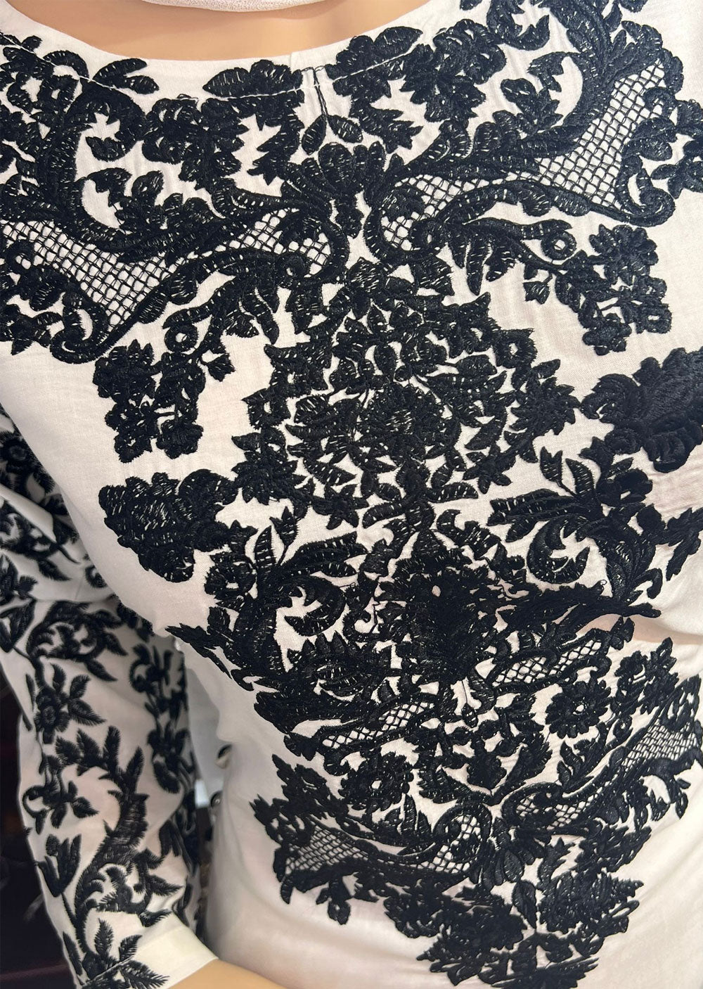 HK29 Readymade White Mother & Daughter Linen Suit - Memsaab Online